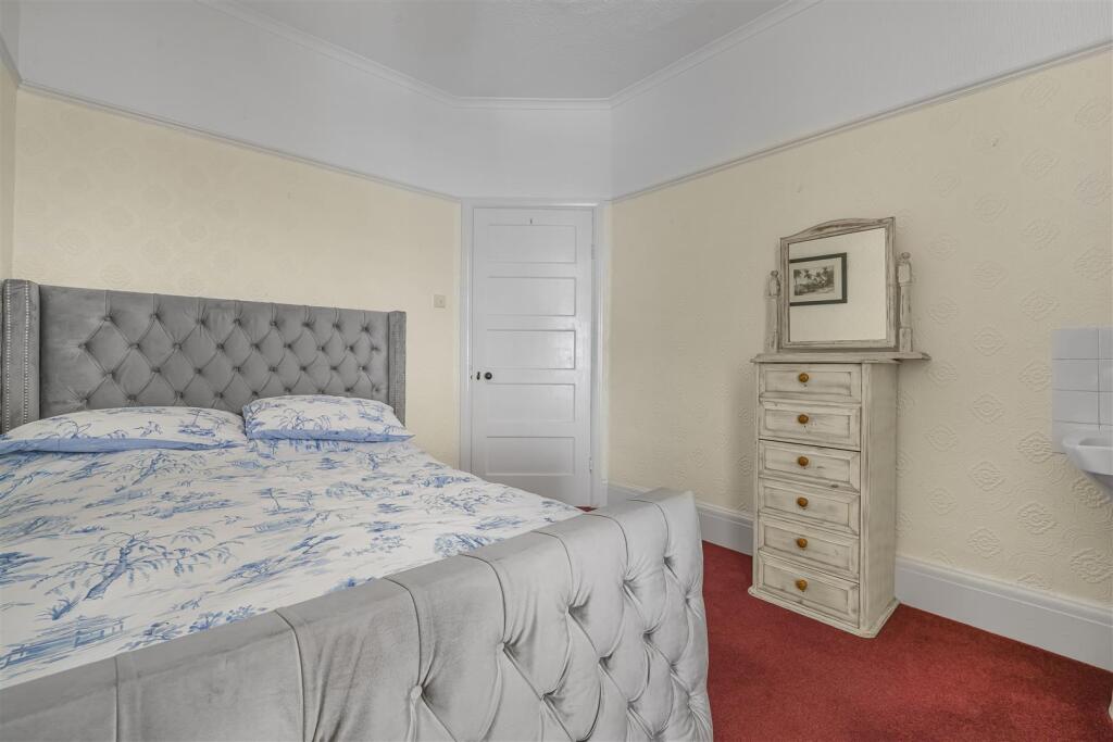 Ogmore-by-Sea Bedroom 3